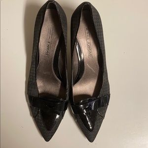 Black Joan David pumps